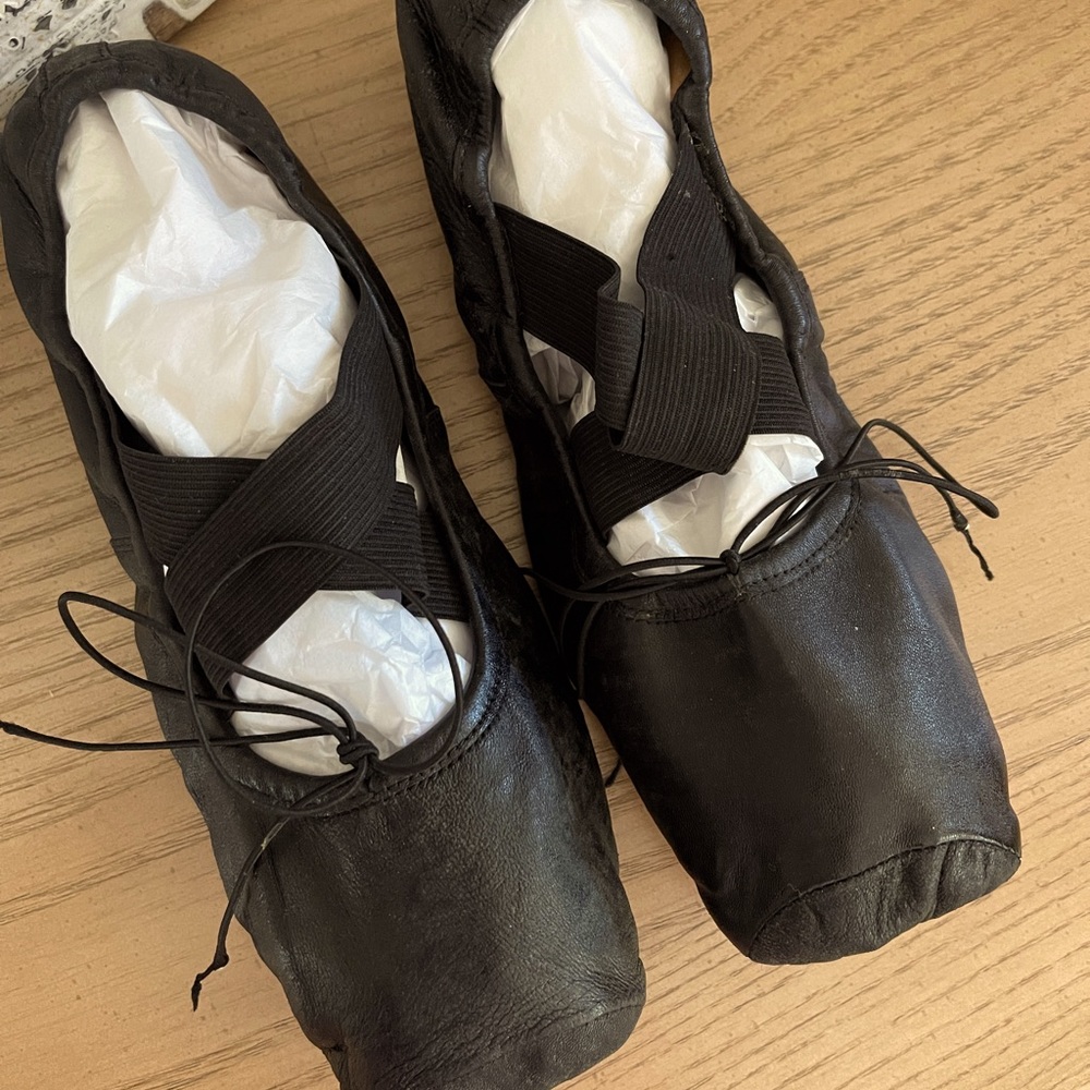 🚫SOLD🚫Magnolia Pearl Ballet Flats size 40 / 9